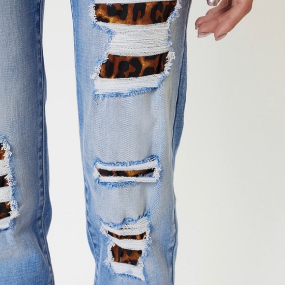 High Rise Button Fly Leopard Patch Skinny Jeans - Picture 3 of 13